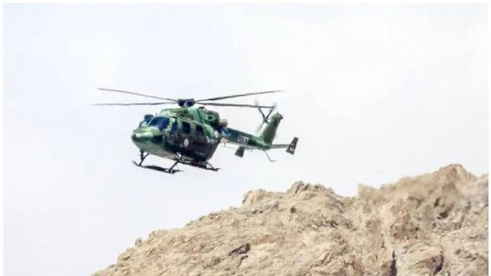 Helicopters collided on the beach of Australia. Many people were injured Helicopters collided on the beach of Australia. Many people were injured