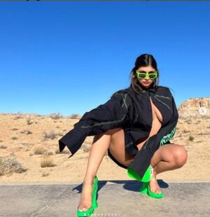 What s wrong with Mia Khalifa Check out her latest pictures here