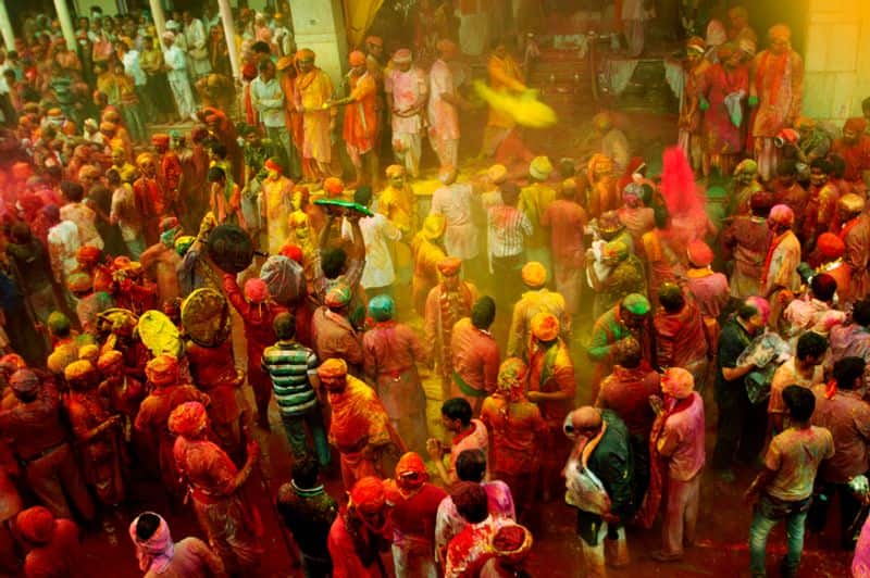 Holi 2023: Dol Jatra to Lathmar Holi, 5 unique ways India celebrates this vibrant festival  RBA