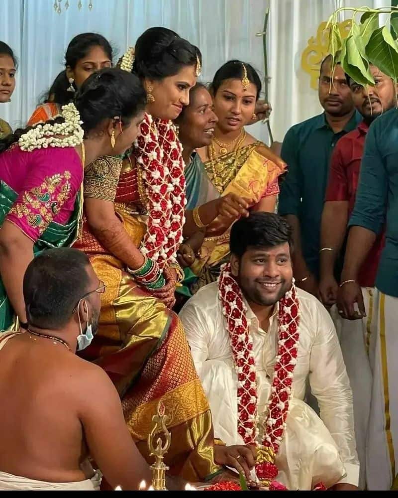 youtuber Parithabangal Sudhakar marriage pics viral