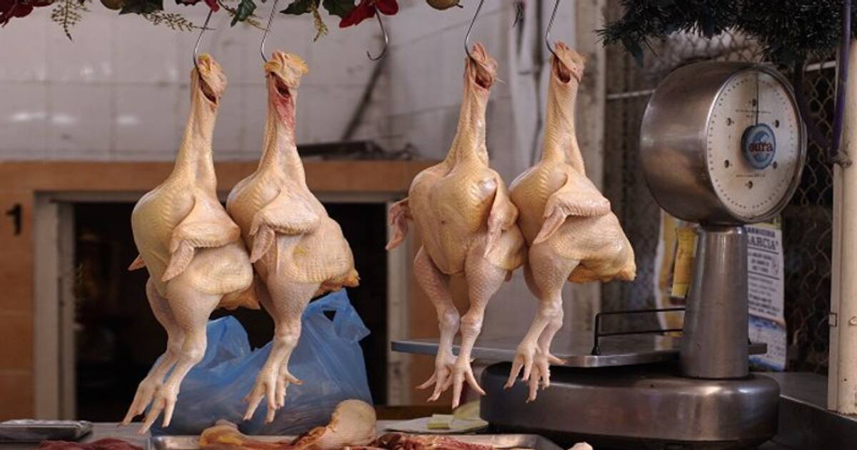 Chicken Price Hike చికెన్ ప్రియుల‌కు బిగ్ షాక్‌.. చికెన్ తినడం ఇక