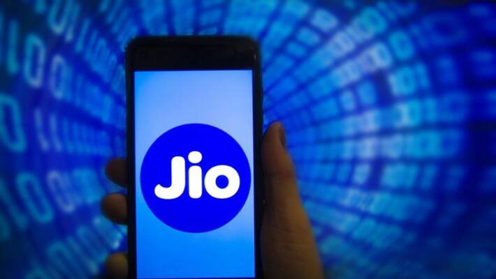 Reliance Jio sms and calling services restored after three hour outage Reliance Jio sms and calling services restored after three hour outage