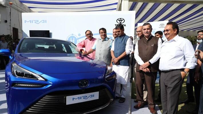 India First Hydrogen Green Hydrogen Fuel Cell Electric Vehicle Toyota Mirai Launched ckm India First Hydrogen Green Hydrogen Fuel Cell Electric Vehicle Toyota Mirai Launched ckm