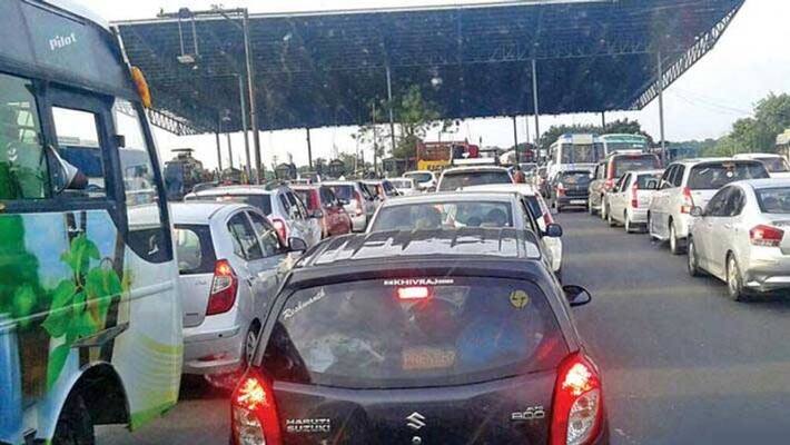 Hyderabad Vijayawada express way choked with vehicles due to sankranthi Hyderabad Vijayawada express way choked with vehicles due to sankranthi