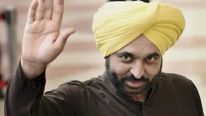 Security cover for 424 VIPs in Punjab revoked - adt Security cover for 424 VIPs in Punjab revoked - adt
