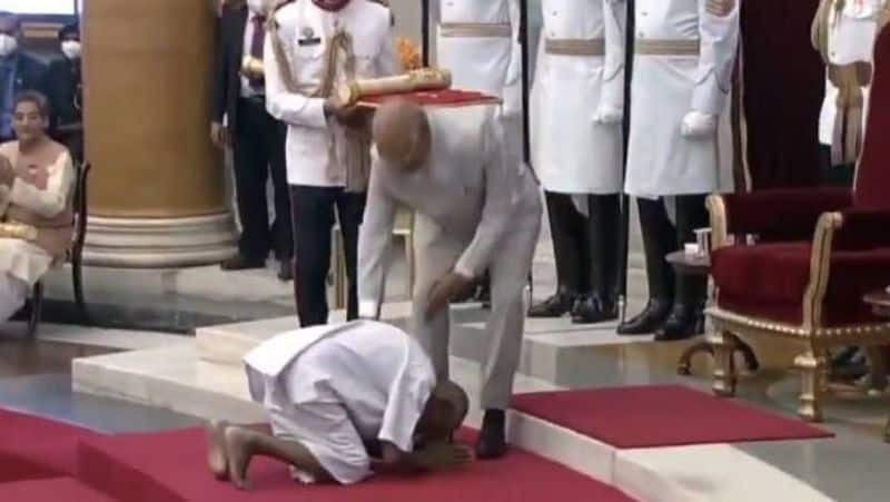 Swami Sivananda, 125 Years Old, Receives Padma Shri For Yoga