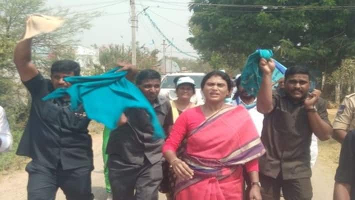Tension Prevails at Narsampet In YSRTP Chief YS Sharmila Padayatra Tension Prevails at Narsampet In YSRTP Chief YS Sharmila Padayatra