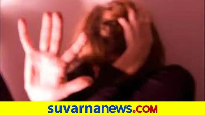 Husband forces wife to drink toilet cleaner for not withdrawing domestic violence complaint against him in Ahmedabad mnj Husband forces wife to drink toilet cleaner for not withdrawing domestic violence complaint against him in Ahmedabad mnj