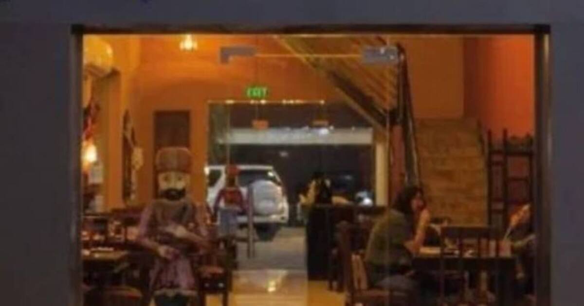 ஹிஜாப் அணிந்து வந்த பெண்ணிற்கு அனுமதி மறுப்பு - பக்ரைனில் இழுத்து மூடப்பட்ட இந்திய ரெஸ்டாரண்ட்..!