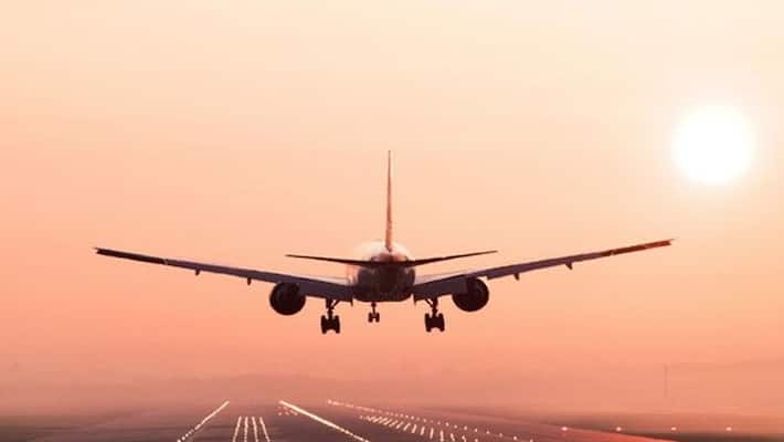 Saudia plane lands in Pakistan after bird hits engine Saudia plane lands in Pakistan after bird hits engine
