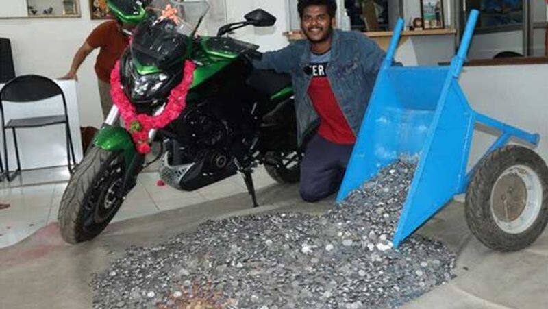 Salem youth buys dream bike of 2.6L with one rupee coins