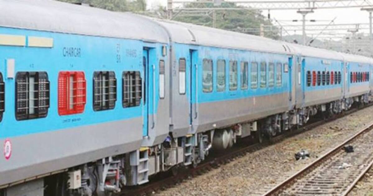 இதுக்கு மேல முடியாது... ரெயிலை நிறுத்திய பயணி... காரணம் கேட்டு அதிர்ந்து போன அதிகாரிகள்..!