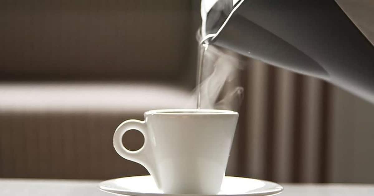 5 Health Benefits of drinking Hot Water daily