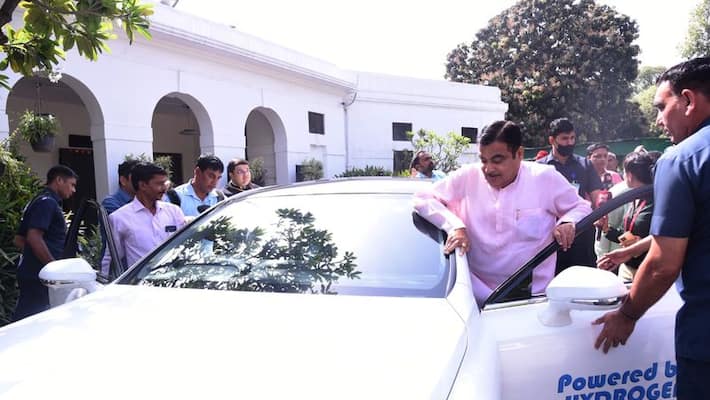 Centre aims to reduce road accidents by 50% by the end of 2024 AJR Centre aims to reduce road accidents by 50% by the end of 2024 AJR