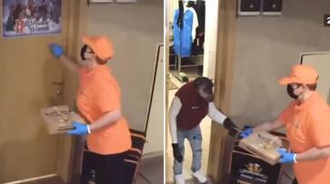 Watch Delivery woman stunned after ape collects pizza order from her-tgy Watch Delivery woman stunned after ape collects pizza order from her-tgy