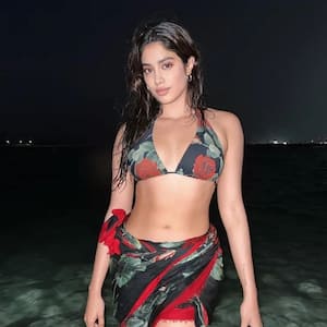 300px x 300px - Is Janhvi Kapoor, Bollywood's Kim Kardashian? Check out her sexy, hot  pictures