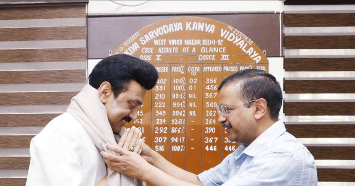 தீ பரவட்டும்..! அரசின் அதிகாரத்தையும் ஆளுநர் சிறுமைப்படுத்தக்கூடாது.! கெஜ்ரிவாலுக்கு நன்றி தெரிவித்த ஸ்டாலின்