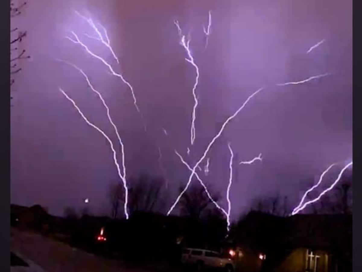 Watch: Insane upward lightning strike in Kansas will leave you horrified