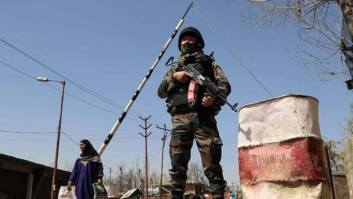 army jawan who was on leaves shot dead by robbers army jawan who was on leaves shot dead by robbers