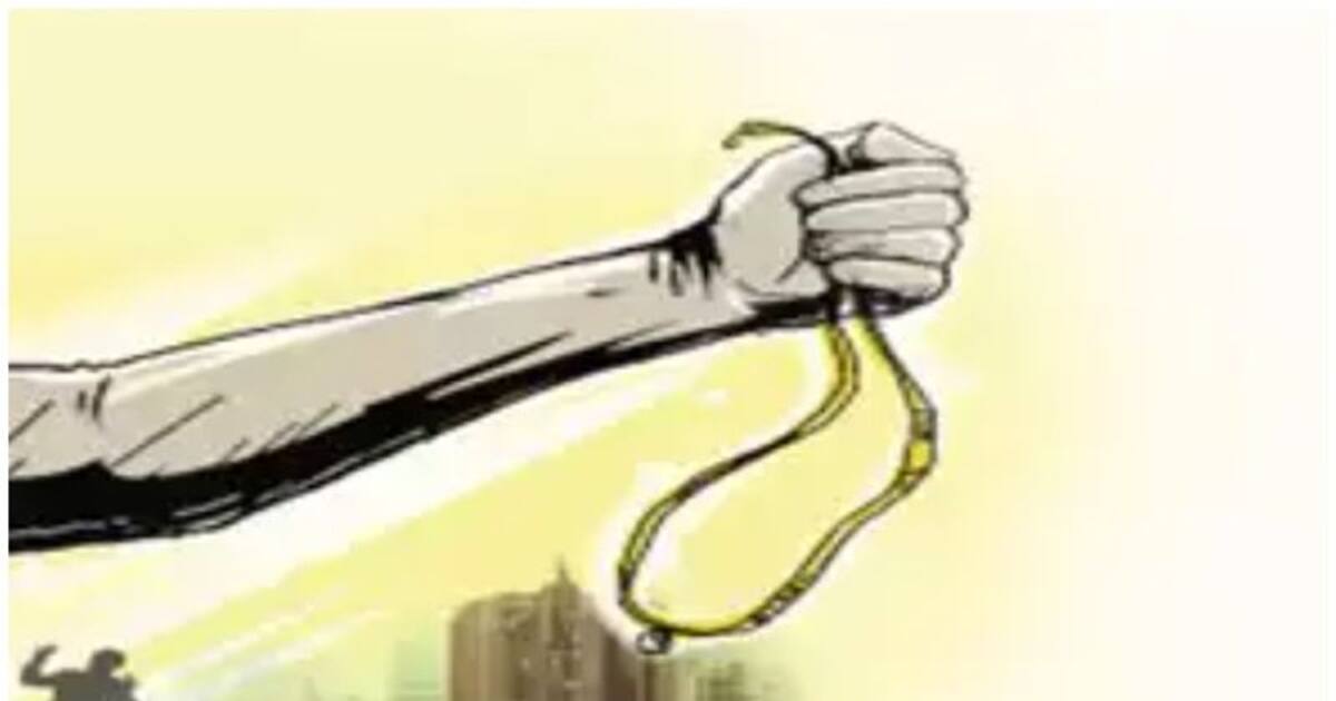 பைக் வச்சு மடக்கி இருக்கோம், எதுவுமே இல்லையா? ஆத்திரத்தில் சிறுவனை தாக்கிய கொள்ளைர்கள்..!