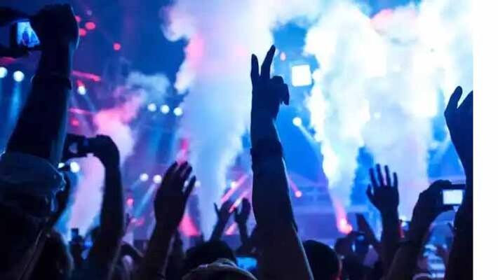 Police registered cases on 3 pubs for Violation of sound pollution regulations Police registered cases on 3 pubs for Violation of sound pollution regulations