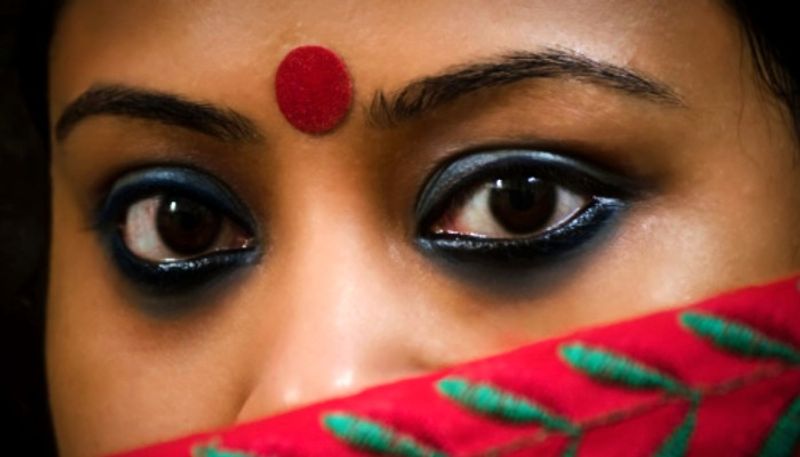 know the right bindi according to your face shape for the best face look in tamil mks