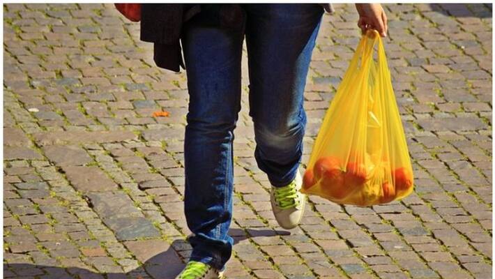 Sharjah shops start charging 25 fils for plastic bags today Sharjah shops start charging 25 fils for plastic bags today