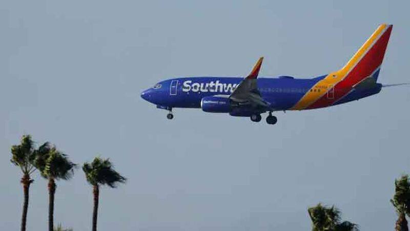 masturbates 4 times in front of female passenger on Southwest Airlines flight