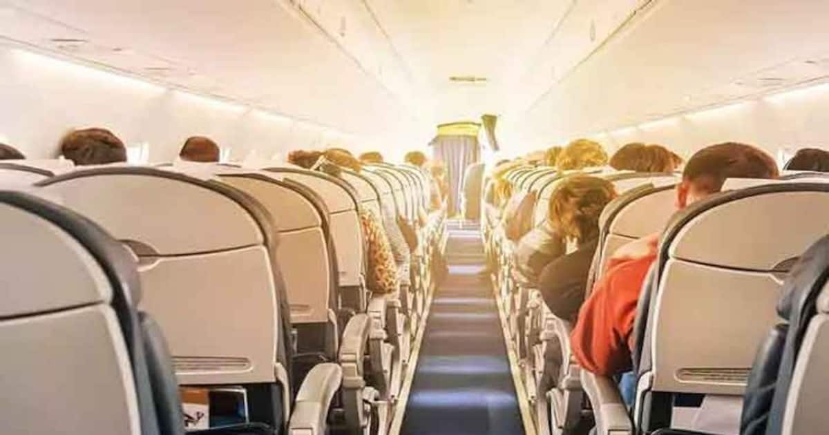  விமானத்தில் பயணித்த பெண் முன் 4 முறை சுய இன்பம் செய்த இளைஞர்.. இறுதியில் என்ன நடந்தது தெரியுமா?