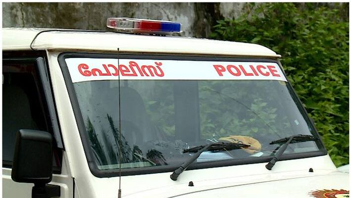 man arrested for sexual assault to woman in Kozhikode mall cinema theatre man arrested for sexual assault to woman in Kozhikode mall cinema theatre