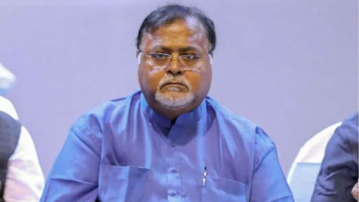 SSC scam Partha Chatterjee taken to Joka ESI for medical check up before interrogation by ED BDD SSC scam Partha Chatterjee taken to Joka ESI for medical check up before interrogation by ED BDD