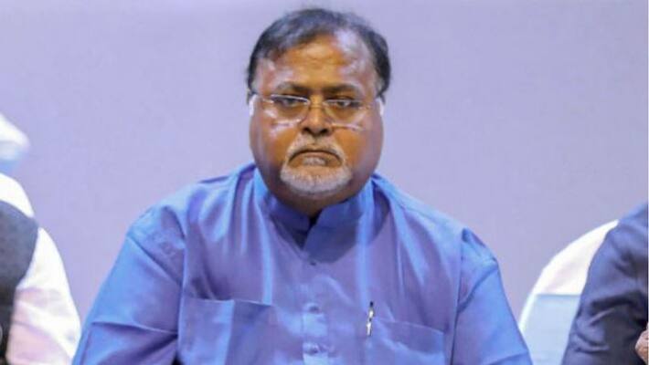 Mamata Banerjee ignored 3 calls made by Partha Chatterjee after his arrest report gcw Mamata Banerjee ignored 3 calls made by Partha Chatterjee after his arrest report gcw