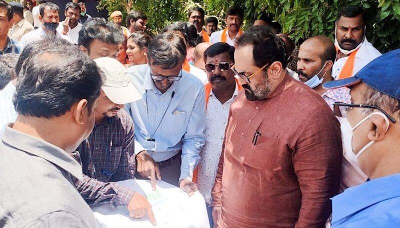 Union Minister Rajiv Chandrasekhar reviews Amrit Sarovar project in Bengaluru gcw