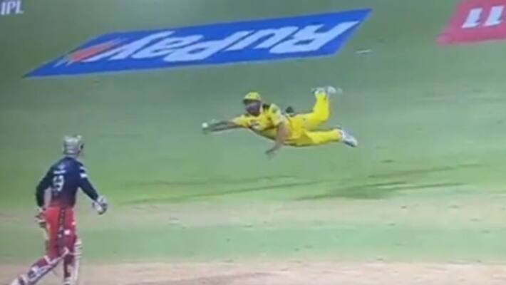ipl 2022 csk vs rcb watch Ambati Rayudu one handed wonder catch goes viral ipl 2022 csk vs rcb watch Ambati Rayudu one handed wonder catch goes viral