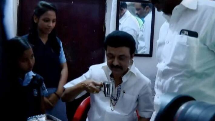 M K Stalin visits Nrikkuruva Tribes in Tamil Nadu M K Stalin visits Nrikkuruva Tribes in Tamil Nadu