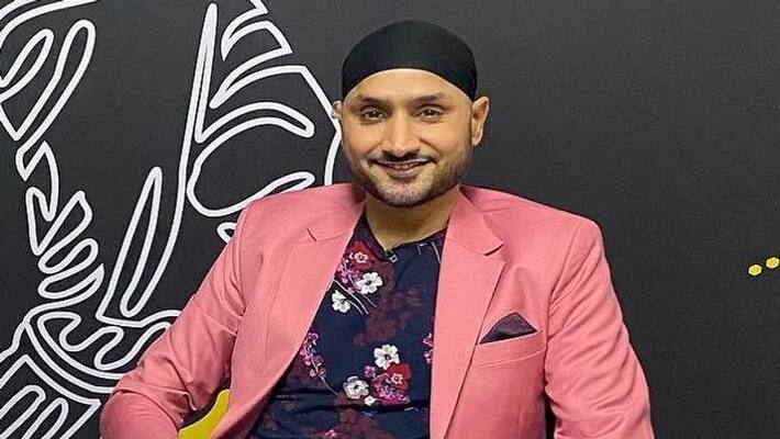swinging the ball at 145kph just like the old days Harbhajan Singh hails Umesh Yadav swinging the ball at 145kph just like the old days Harbhajan Singh hails Umesh Yadav