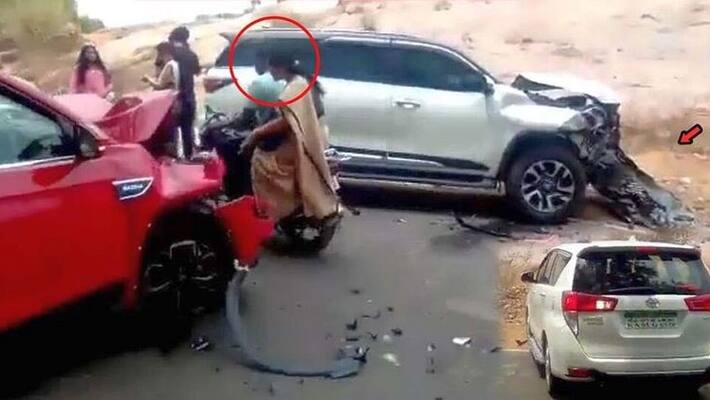 Union minister Shobha Karandlaje provides Innova car to road accident injured for rescue and she travel by a bike Union minister Shobha Karandlaje provides Innova car to road accident injured for rescue and she travel by a bike