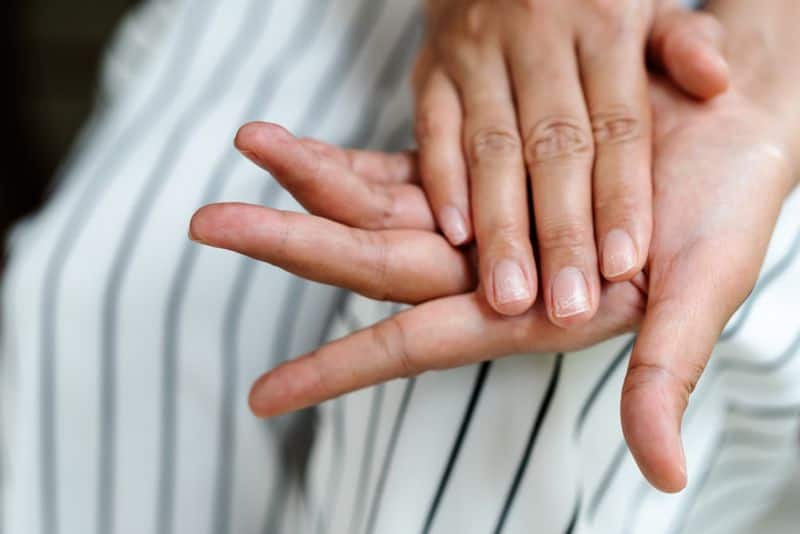 nail symptoms related with human s health