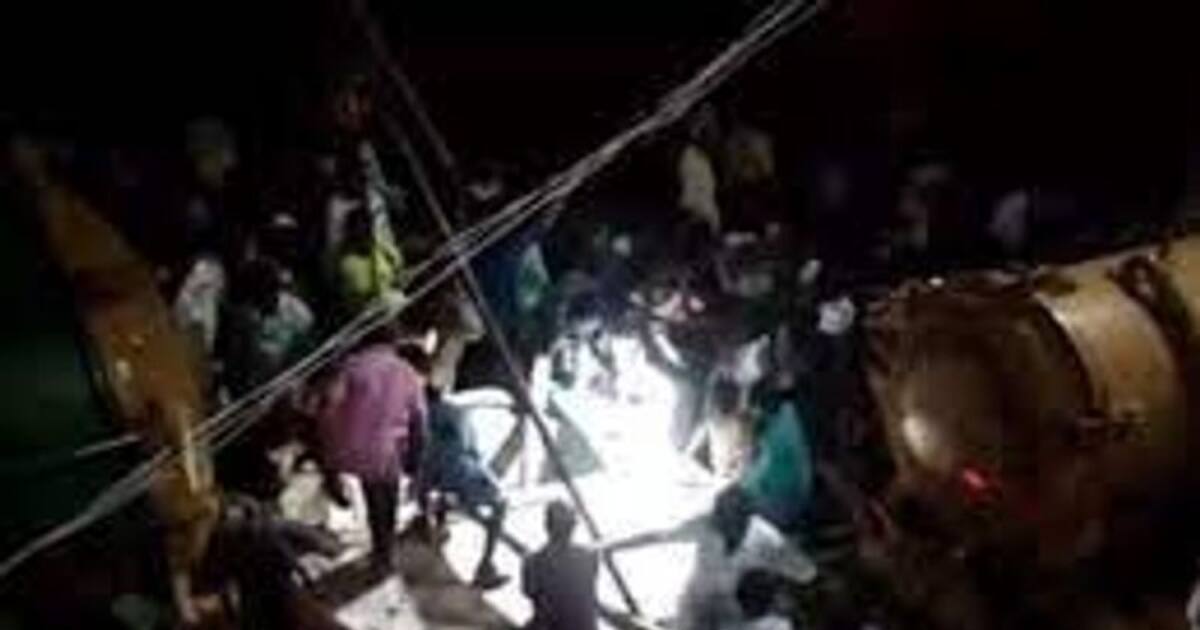 அதிர்ச்சி.. ! கழிவுநீர் தொட்டியில் தவறி விழுந்து விஷவாயு தாக்கி 3 பேர் பலி.. மோட்டார் சரிசெய்த போது பரிதாபம்