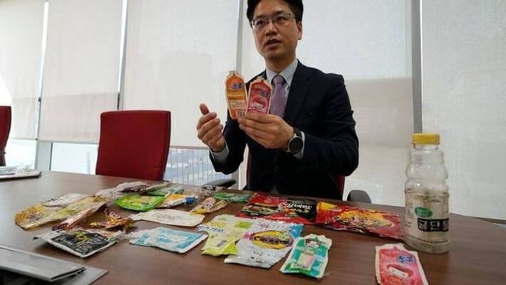 South Korean scholar collecting trashes from North Korea to study South Korean scholar collecting trashes from North Korea to study