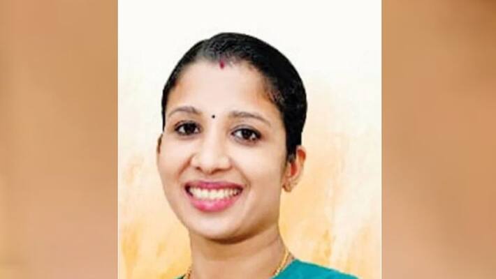 Sheeba saves the life of a young man who got fainted during a bus journey Sheeba saves the life of a young man who got fainted during a bus journey