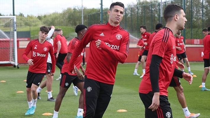 Cristiano Ronaldo to met Manchester Coach Erik Ten Hag for future plans Cristiano Ronaldo to met Manchester Coach Erik Ten Hag for future plans