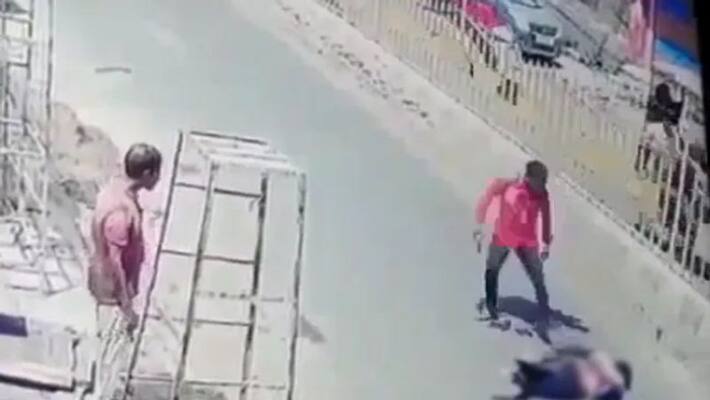 On Camera Man Stabbed To Death On Busy Road On Camera Man Stabbed To Death On Busy Road