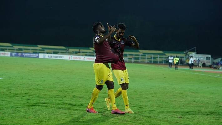 Santosh Trophy: Karnataka beat Gujarat 4-0, enters semis Santosh Trophy: Karnataka beat Gujarat 4-0, enters semis