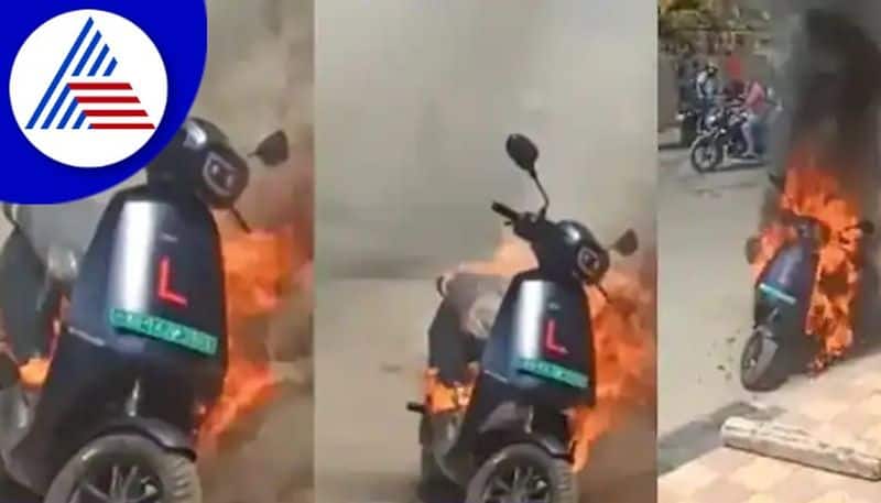 Ola electric scooter : Ola electric scooter front suspension comes off while driving in latest mishap