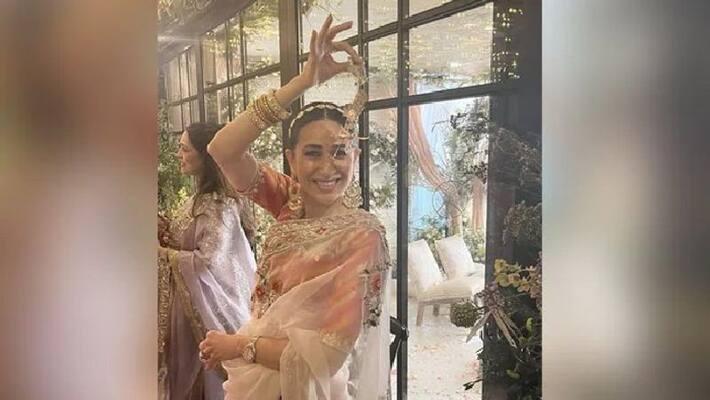 fan asked karishma kapoor about second marriage and see her reply fan asked karishma kapoor about second marriage and see her reply