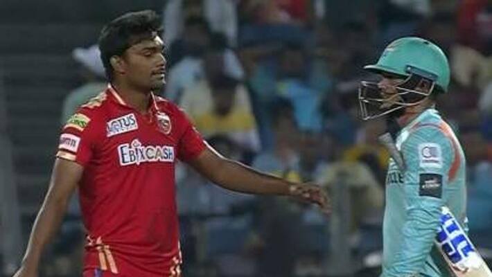 quinton de kock gesture receives complement from sandeep sharma and fans in ipl 2022 quinton de kock gesture receives complement from sandeep sharma and fans in ipl 2022