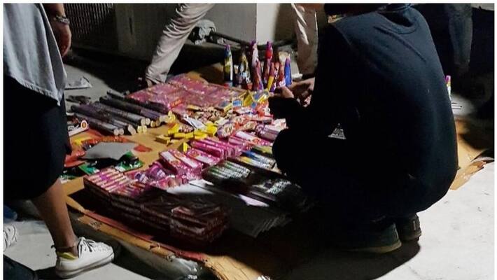 heavy fine and imprisonment for residents using or trading in fireworks in Dubai police warns heavy fine and imprisonment for residents using or trading in fireworks in Dubai police warns