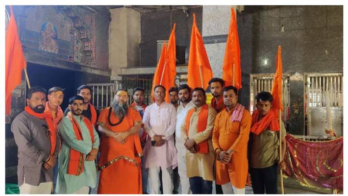 mass suicide Threaten after notice to shift 250-year-old station temple in Agra mass suicide Threaten after notice to shift 250-year-old station temple in Agra