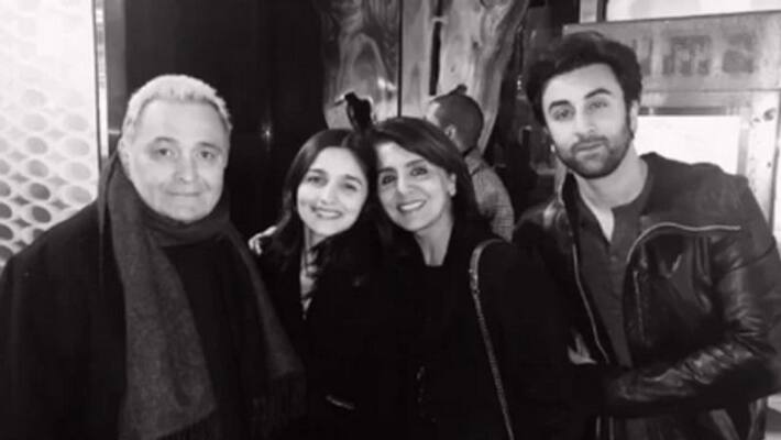 Alia Bhatt posts throwback family photo to mark Rishi Kapoors death anniversary Alia Bhatt posts throwback family photo to mark Rishi Kapoors death anniversary